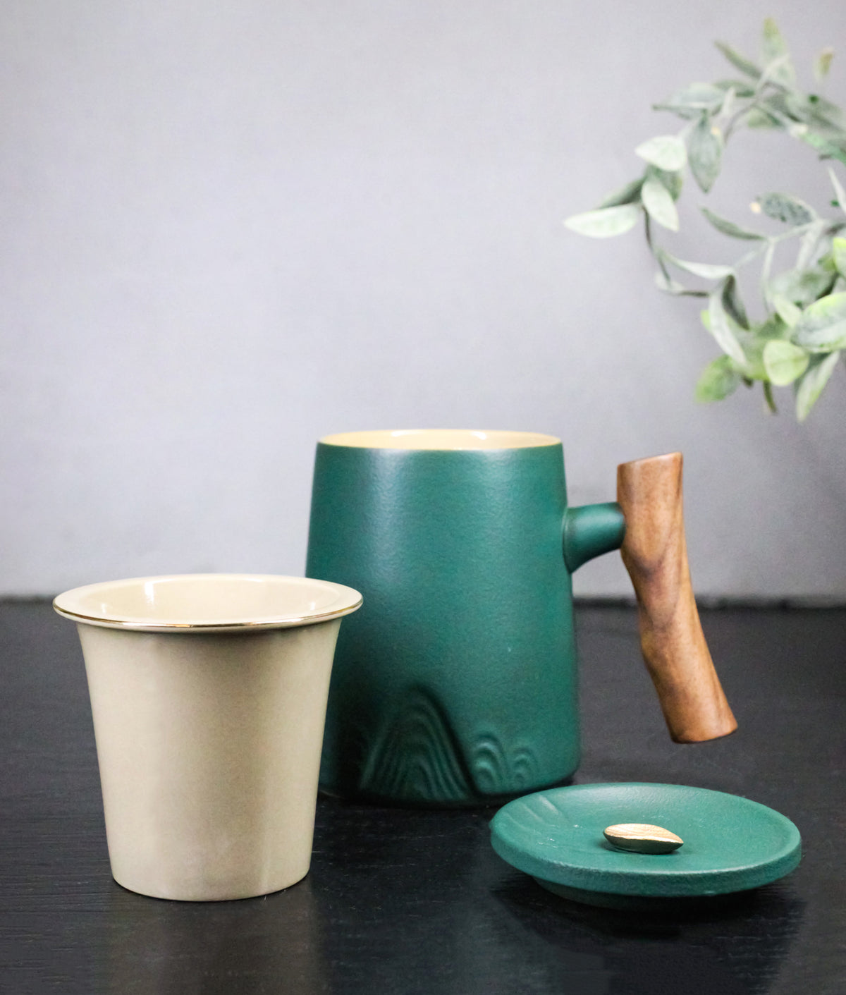 Green 15 Oz Chic Porcelain Tea Mug with Wooden Handle, Lid and Infuser