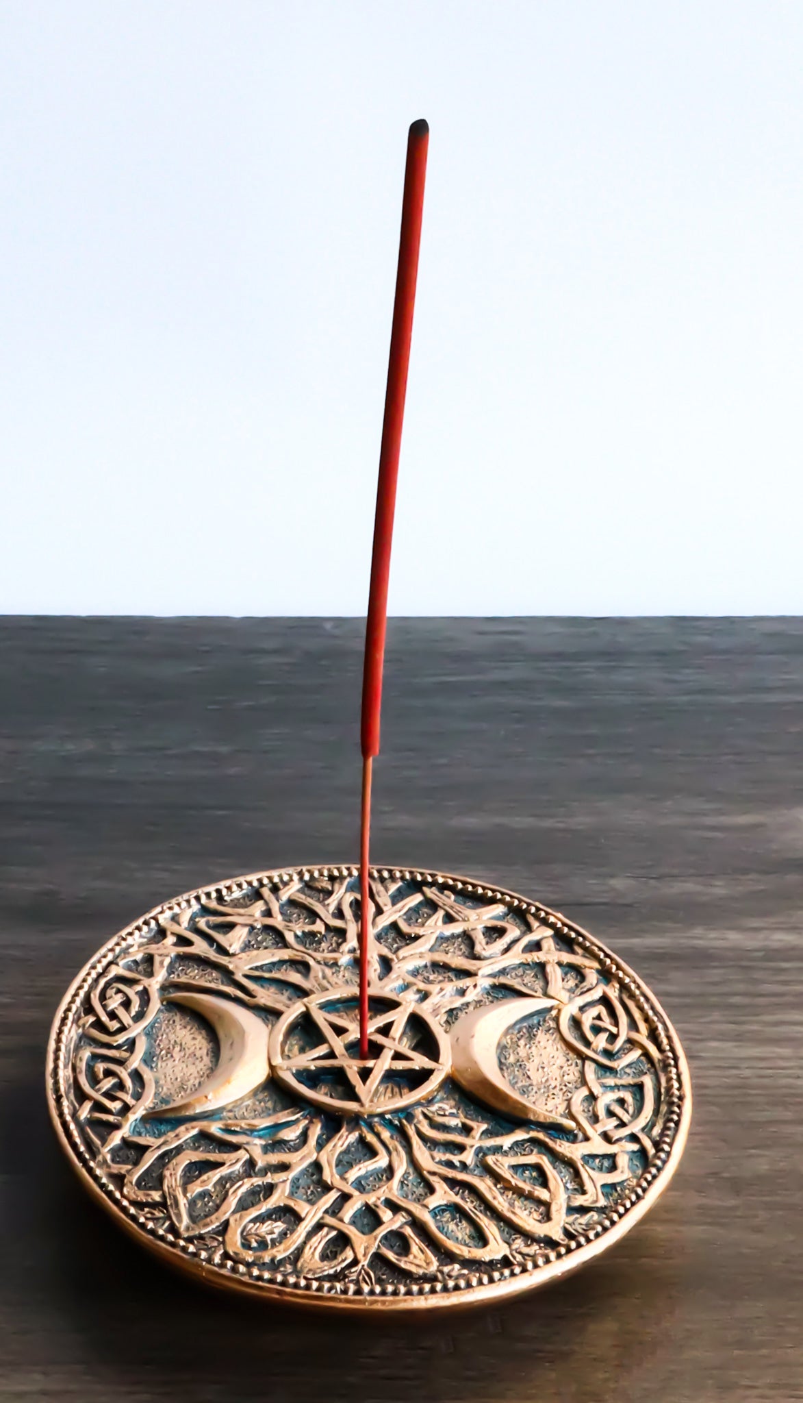 Wicca Sacred Knotwork Triple Moon Pentagram Round Incense Holder Burner