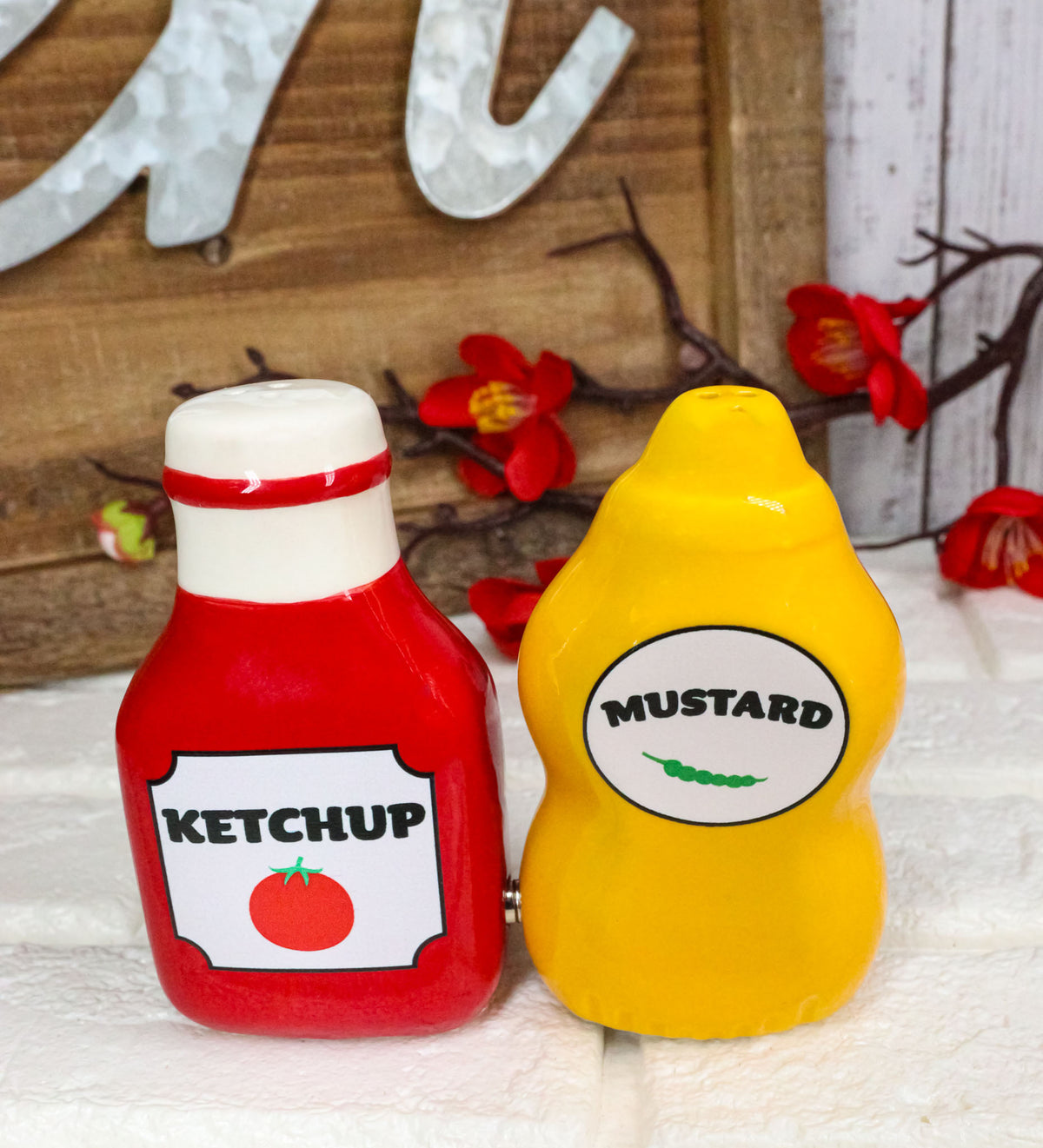 All American Red Ketchup And Yellow Mustard Ceramic Salt And Pepper Shakers Set