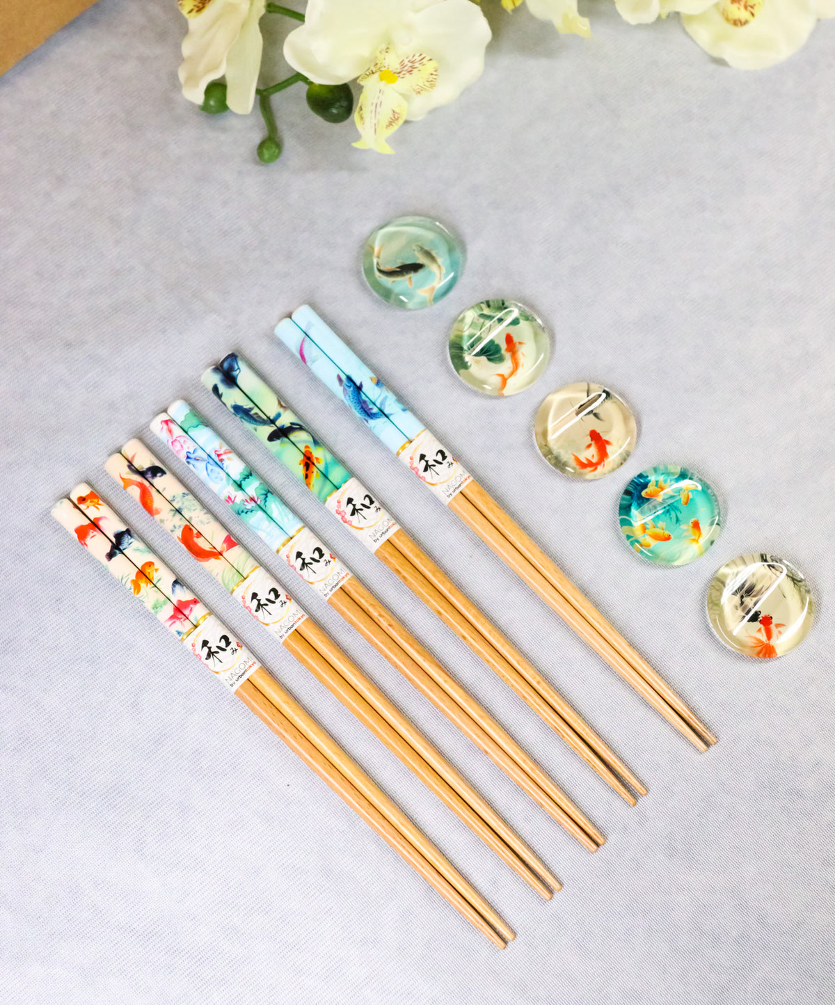 5 Pairs Of Koi Fishes In Pond Buttons Ceramic Rests With Wooden Chopsticks Set