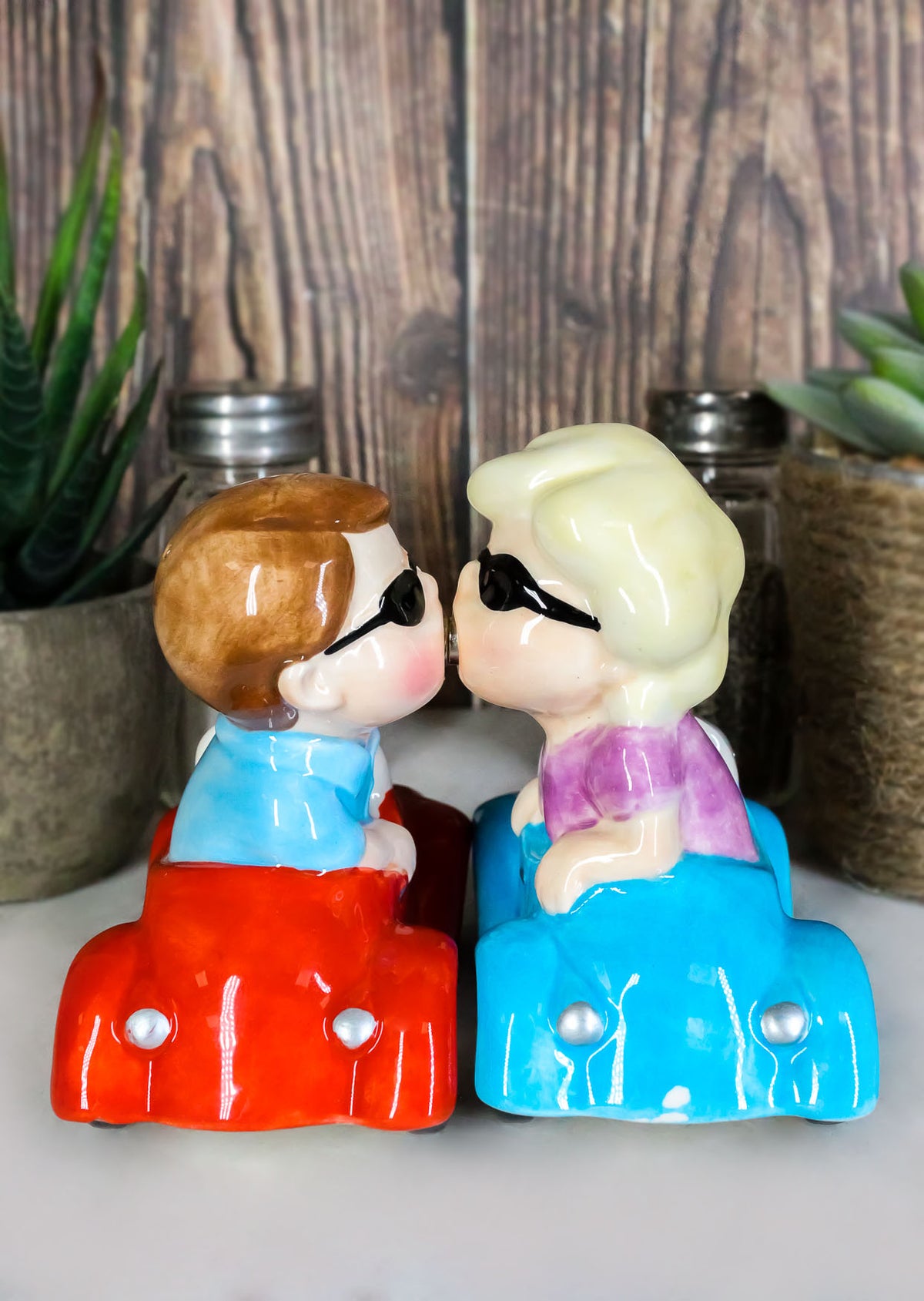 Love You Valentines Couple Kissing In Cars Magnetic Salt And Pepper Shakers Set - Ebros Gift
