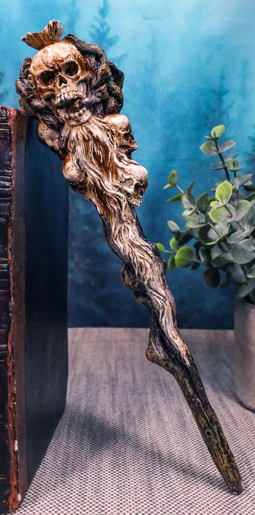 Ebros Dead Rising　髑髏　スカル　スケルトンワインホルダー Ebros Necromancer Skulls Cosplay Wand 9.5