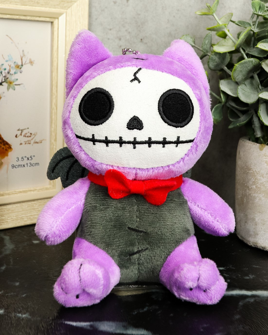 BONE BAD FRANKIEボーンバッドフランキー（PURPLE）フィギュア Ebros SM Furry Bones Purple Flappy The Bat W/ Red Tie Voodoo