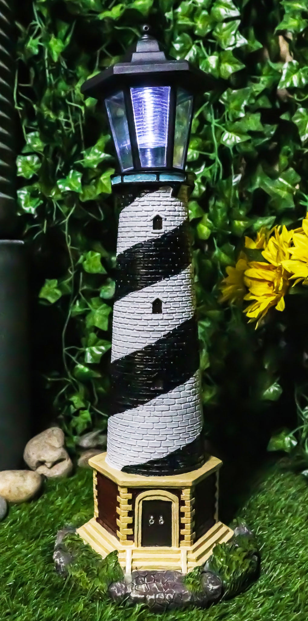 Ebros Nautical Cape Hatteras Lighthouse Statue 20.5" Tall with Solar Lantern LED - Ebros Gift
