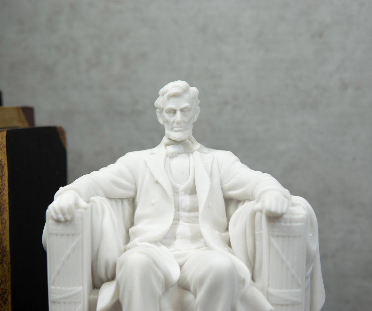 Seated Abraham Lincoln Figurine 8" H Lincoln Memorial Sculpture 16th President