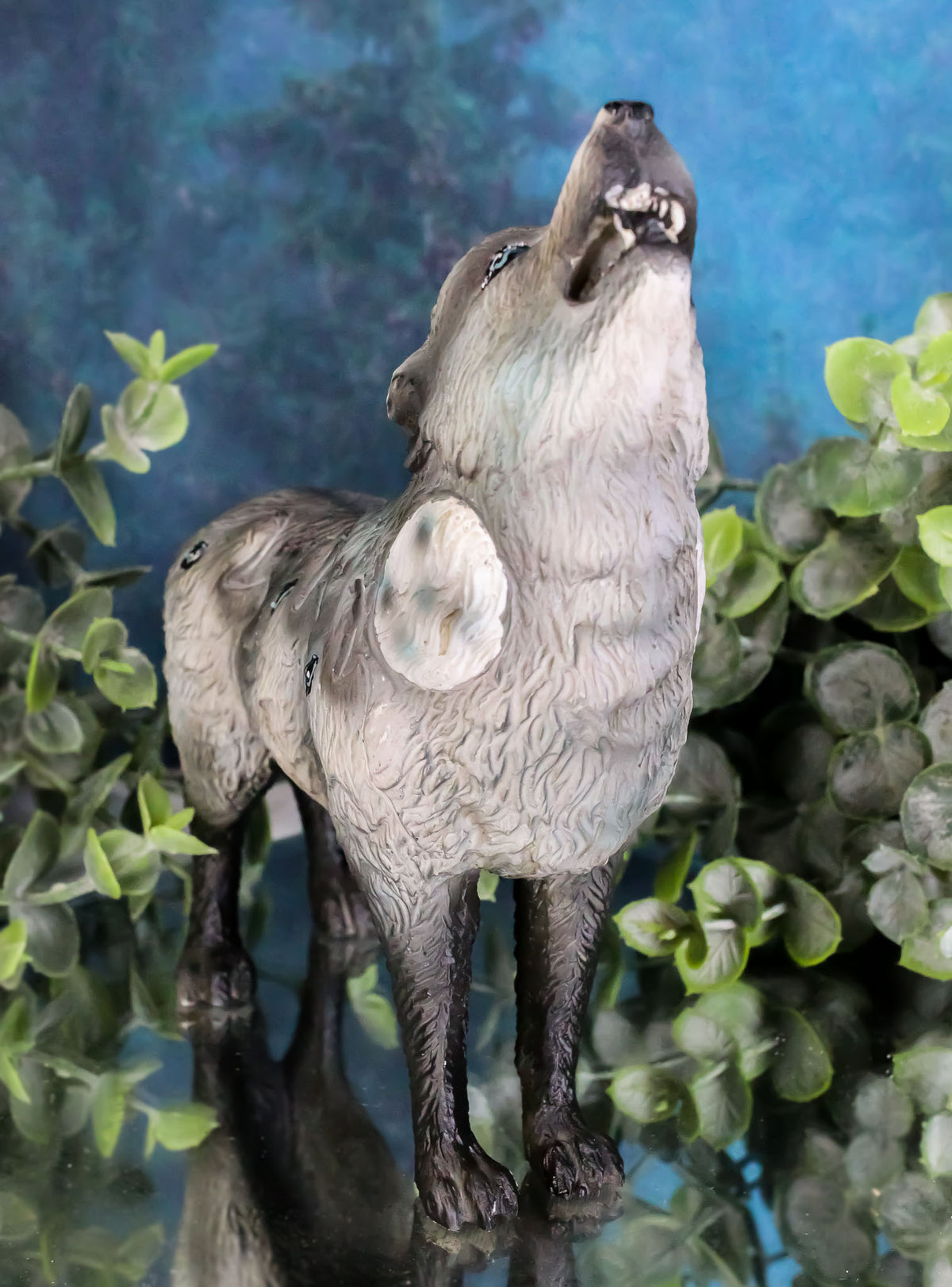 Full Moon Wolf Pack Native Tribal Howling Wolf Totem Spirit Figurine 6.25"L