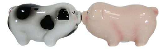 Ceramic Animal Farm Porky Pigs Lover Couple Kissing Salt Pepper Shakers Set