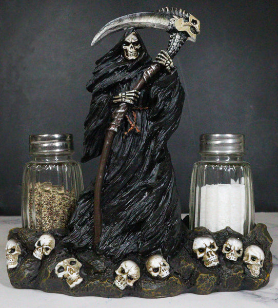 置物 NEIGHBORHOOD BOOZE REAPER SALT & PEPPER Grim Reaper Standing On Skull Graveyard Salt & Pepper Shakers