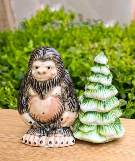 Ceramic Bigfoot Cryptid Ape By Pine Tree Salt And Pepper Shakers Figurine Set