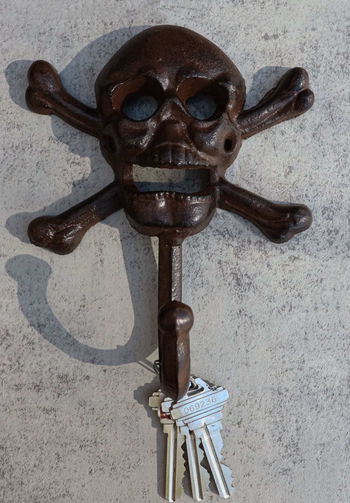 Set of 2 Macabre Halloween Pirate Ghastly Skull Skeleton Crossed Bones Wall Hook