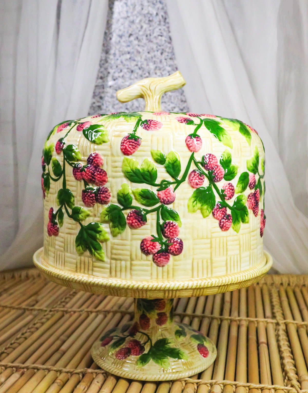 European Vineyard Grapes Ceramic Pastry Pedestal Plate Cake Stand With Dome Lid