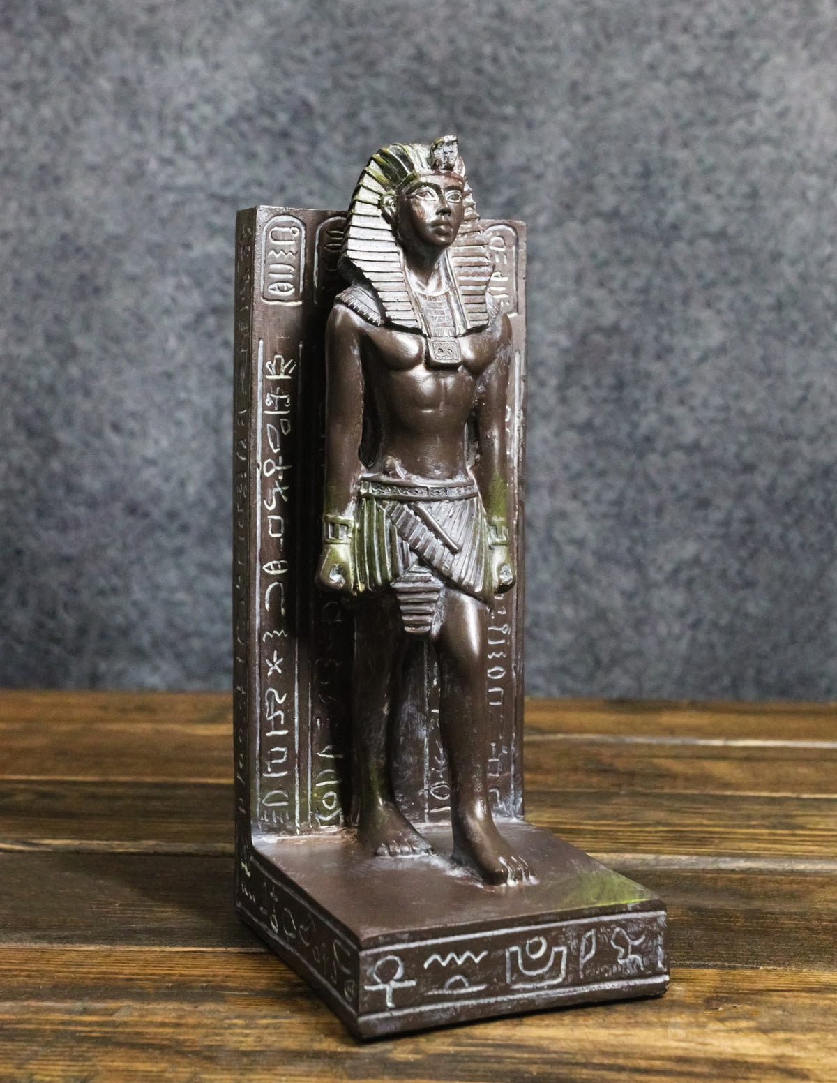 Son of Horus Pharaoh Egyptian King Tut On Hieroglyphic Base Bookends Pair