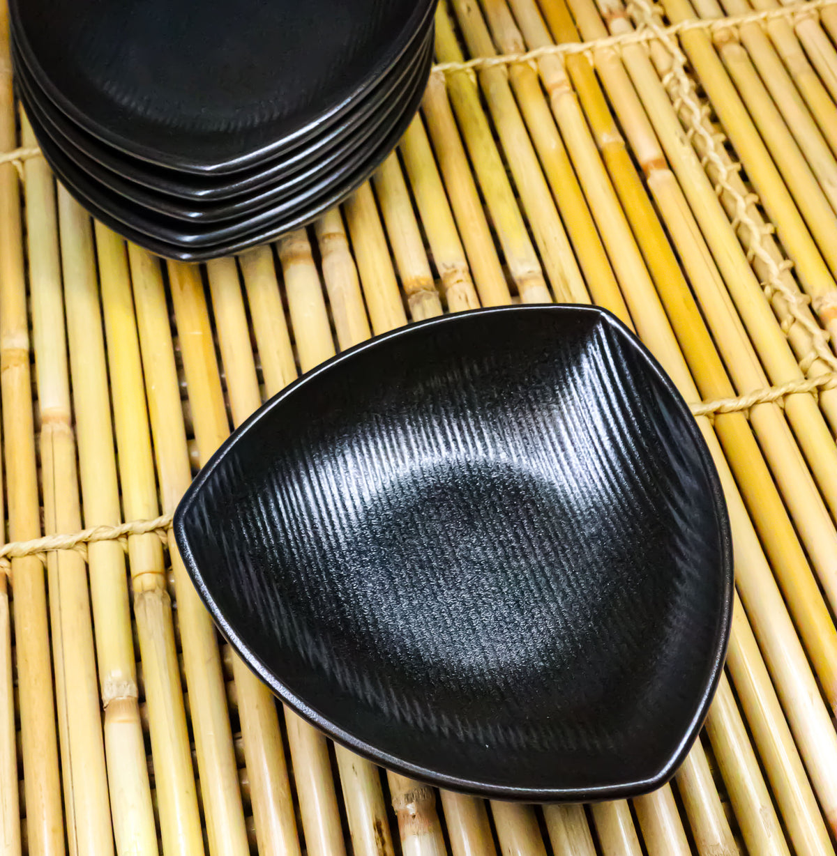 Set Of 6 Kokuyo Black Minimalist Appetizer Salad Triangular Deep Serving Plates