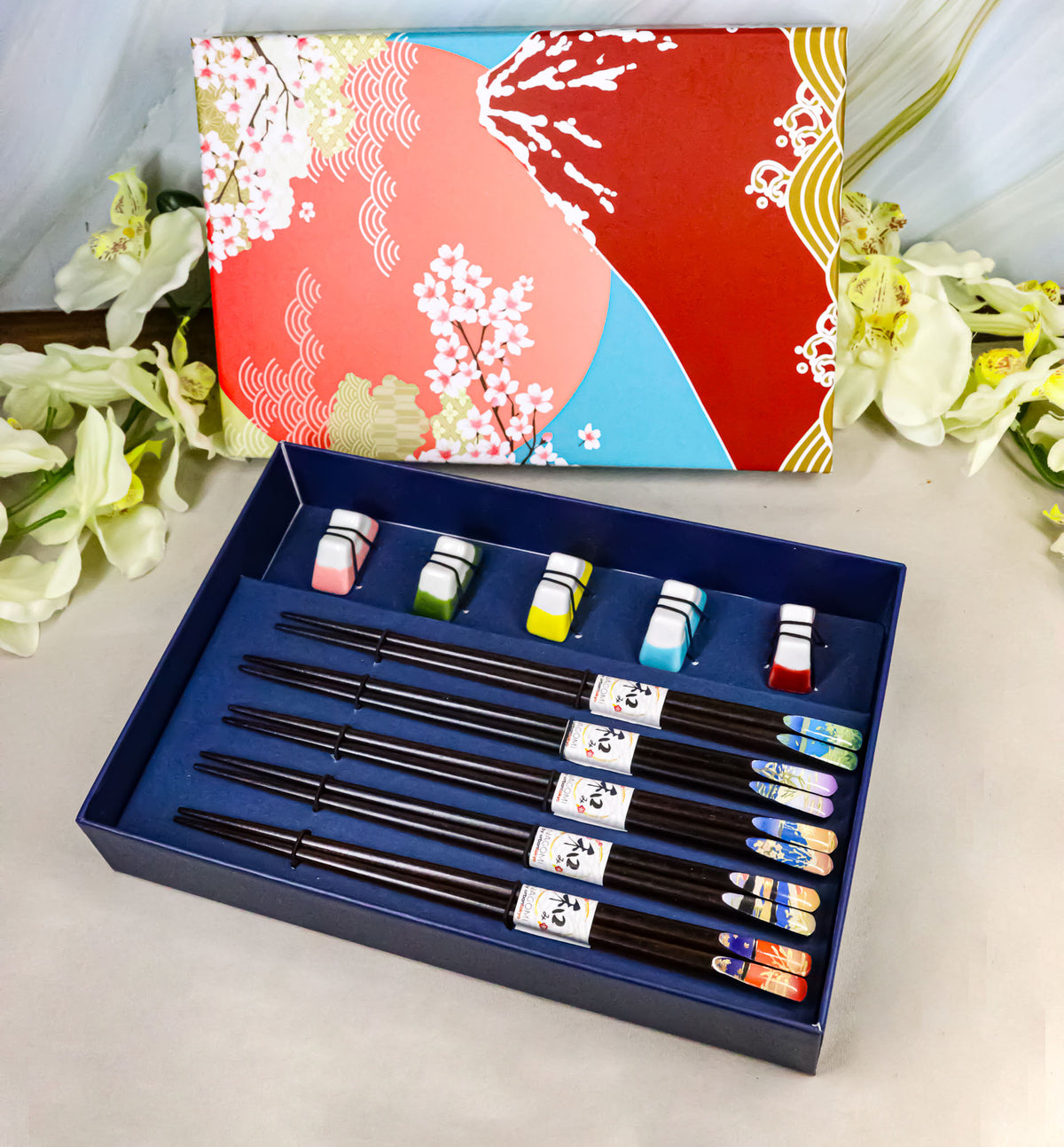 5 Pairs Of Fuji Mountain Miniature Ceramic Rests With Wooden Chopsticks Set