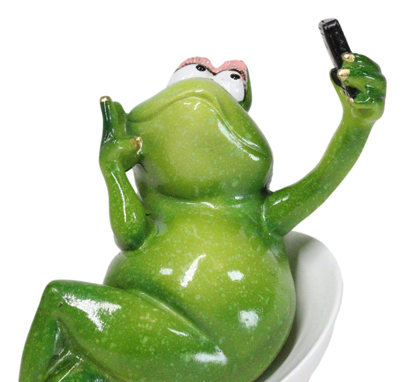 Green Queen Diva Lady Frog Taking Selfie Seated On Salon Chair Figurine 7"H