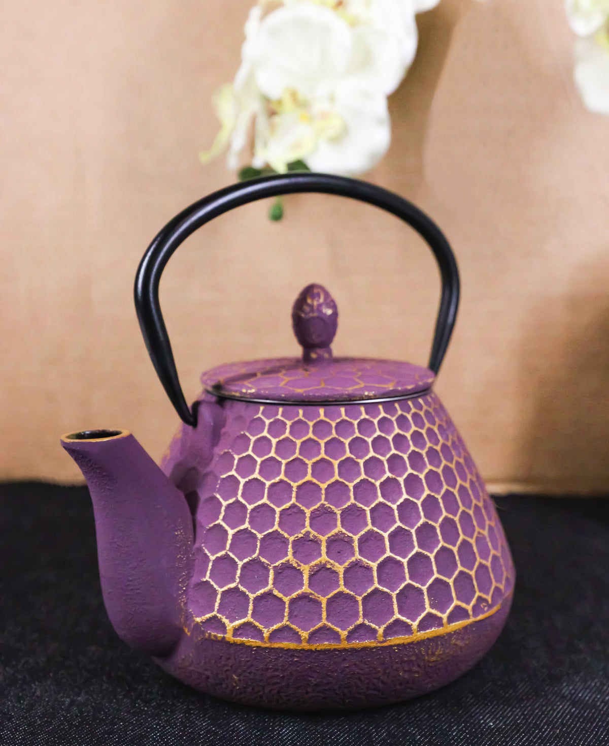 Traditional Oriental Tetsubin Purple Honeycomb Design Cast Iron Teapot 32oz