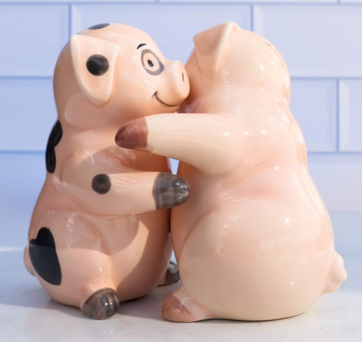 Ebros Ceramic Farm Love Babe Porky Pigs Couple Dancing Salt And Pepper Shakers Set