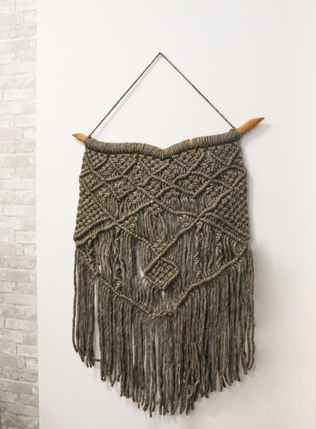 Bohemian Chic Hand Woven Wool Macrame Tapestry With Tassels 26"X37" Wall Decor