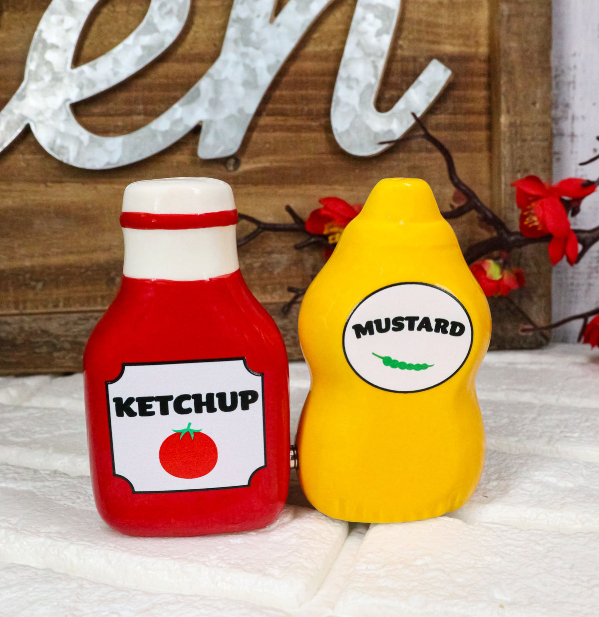 All American Red Ketchup And Yellow Mustard Ceramic Salt And Pepper Shakers Set