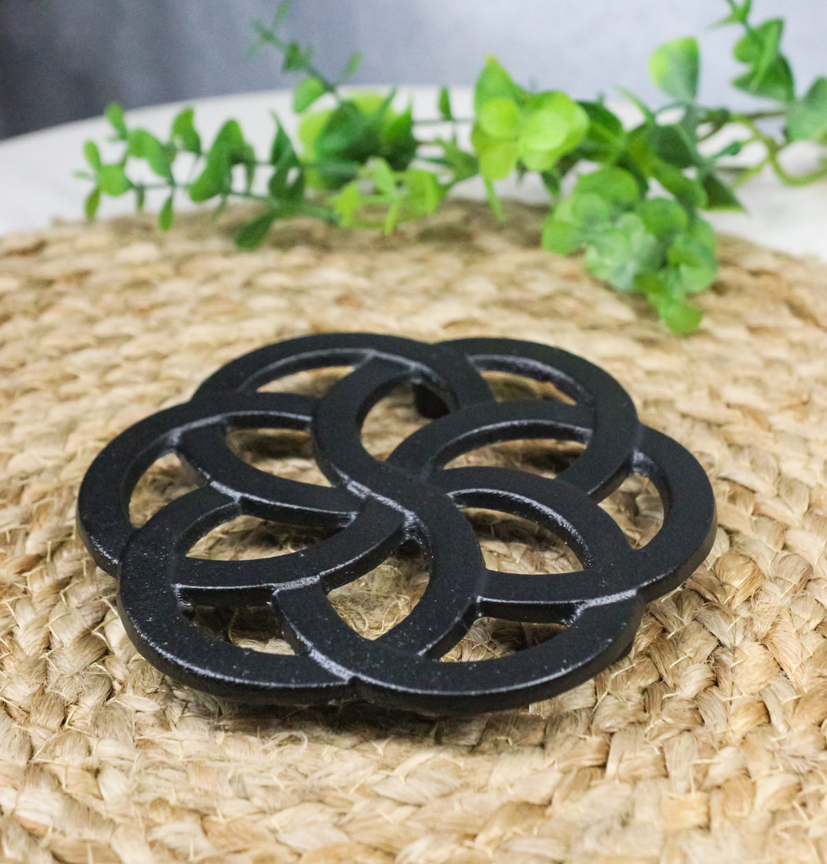 Floral Scroll Geometry Traditional Cast Iron Metal Tetsubin Teapot Trivet Stand