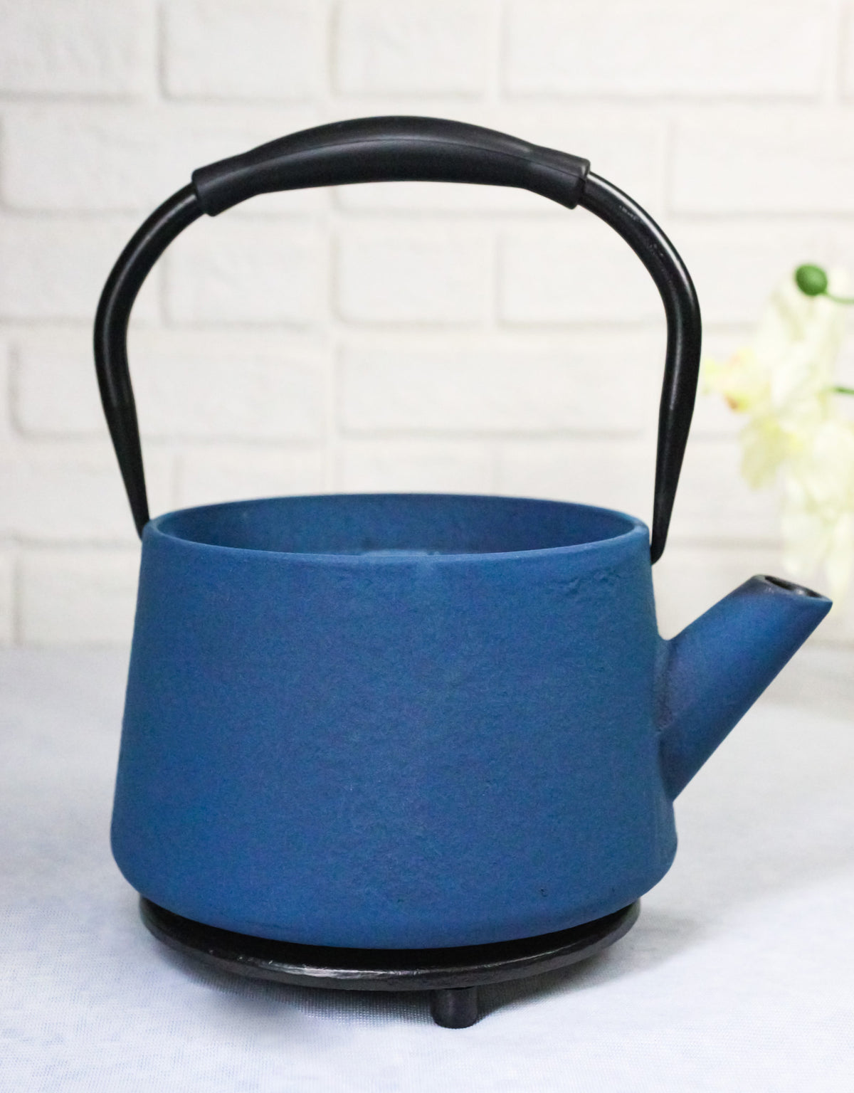 Round Spiral Wheel Traditional Cast Iron Metal Tetsubin Teapot Trivet Stand