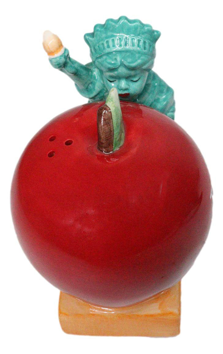 Ceramic The Big Apple And Lady Liberty New York Salt And Pepper Shakers Set