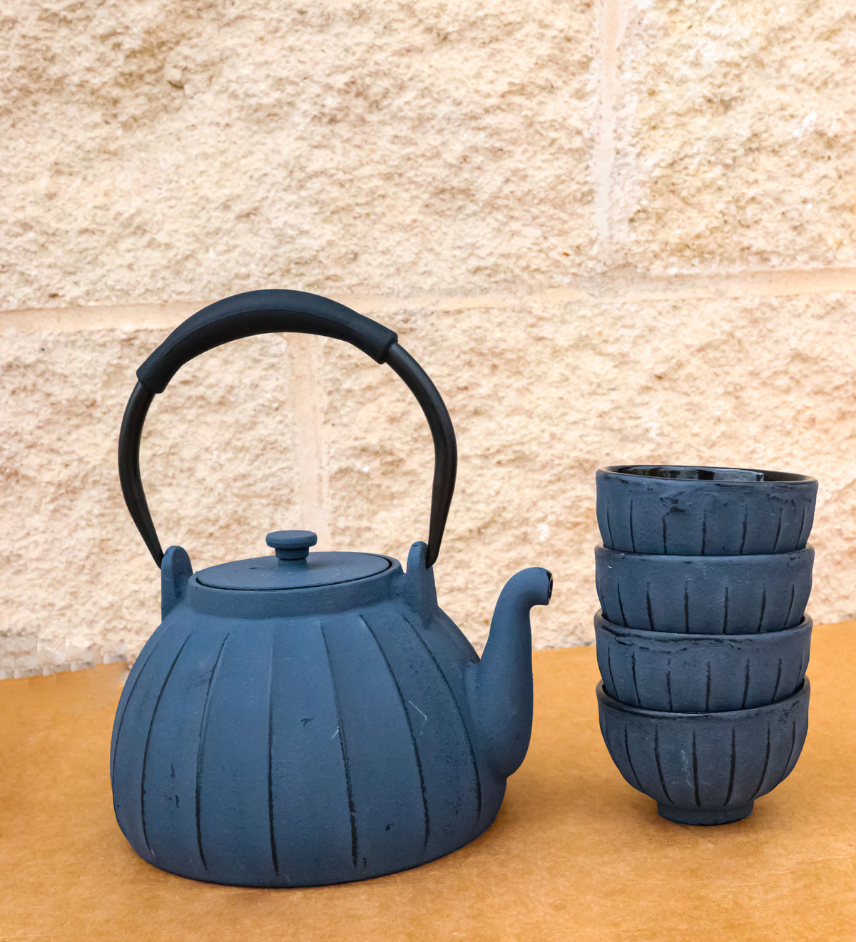 Gray Vertical Lines Design Tetsubin Cast Iron Teapot 33oz And 4 Tea Cups Set