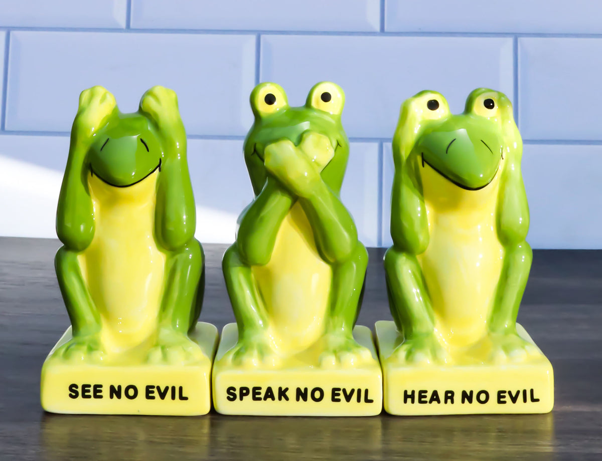 Trio Green Frogs See Hear Speak No Evil Salt Pepper Shakers Toothpick Holder
