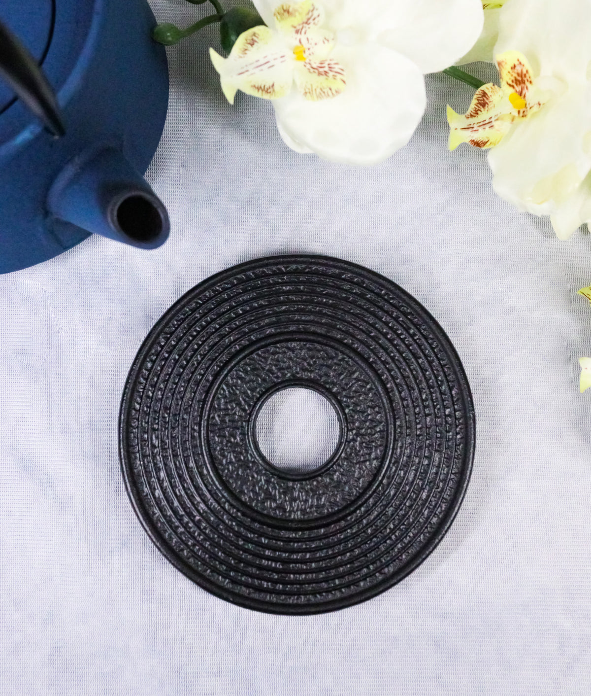 Round Spiral Wheel Traditional Cast Iron Metal Tetsubin Teapot Trivet Stand