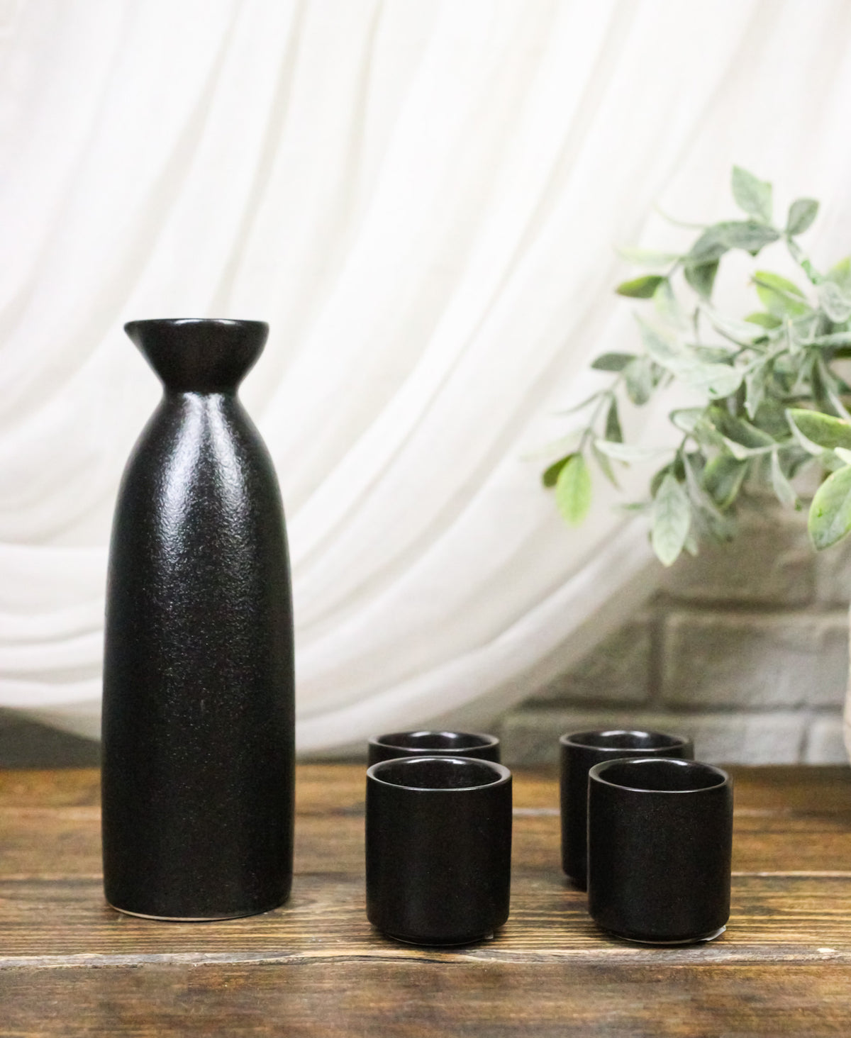 Minimalistic Black Kokuyo Porcelain Sake Carafe Flask 9oz & 4 Ochoko Cups Set