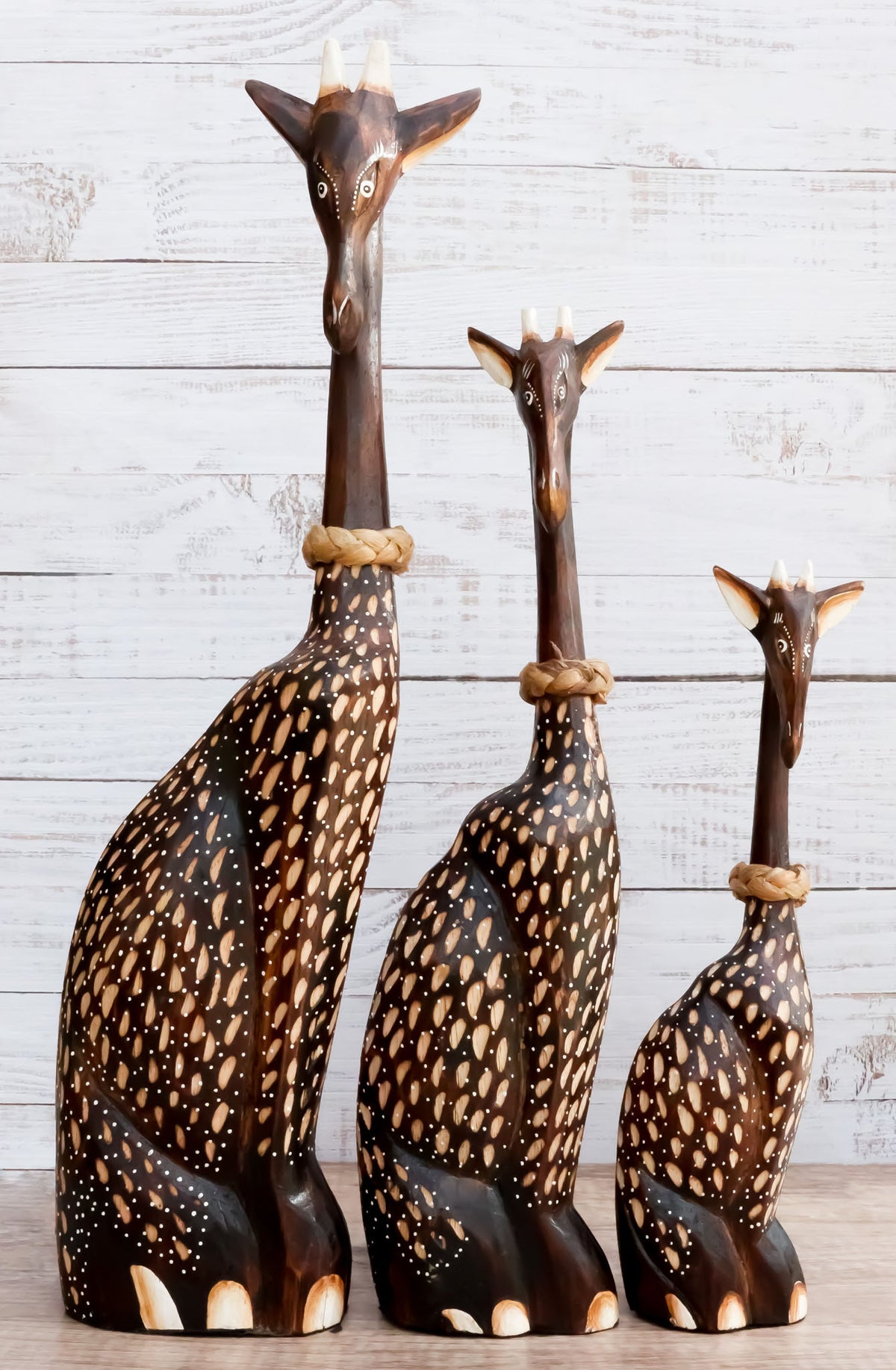 Balikraft Balinese Wood Handicrafts Large Safari Giraffe Family Figurine Set
