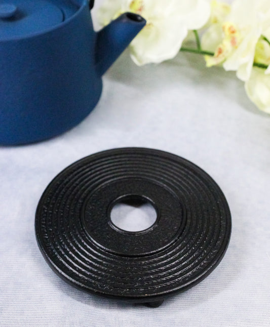Round Spiral Wheel Traditional Cast Iron Metal Tetsubin Teapot Trivet Stand