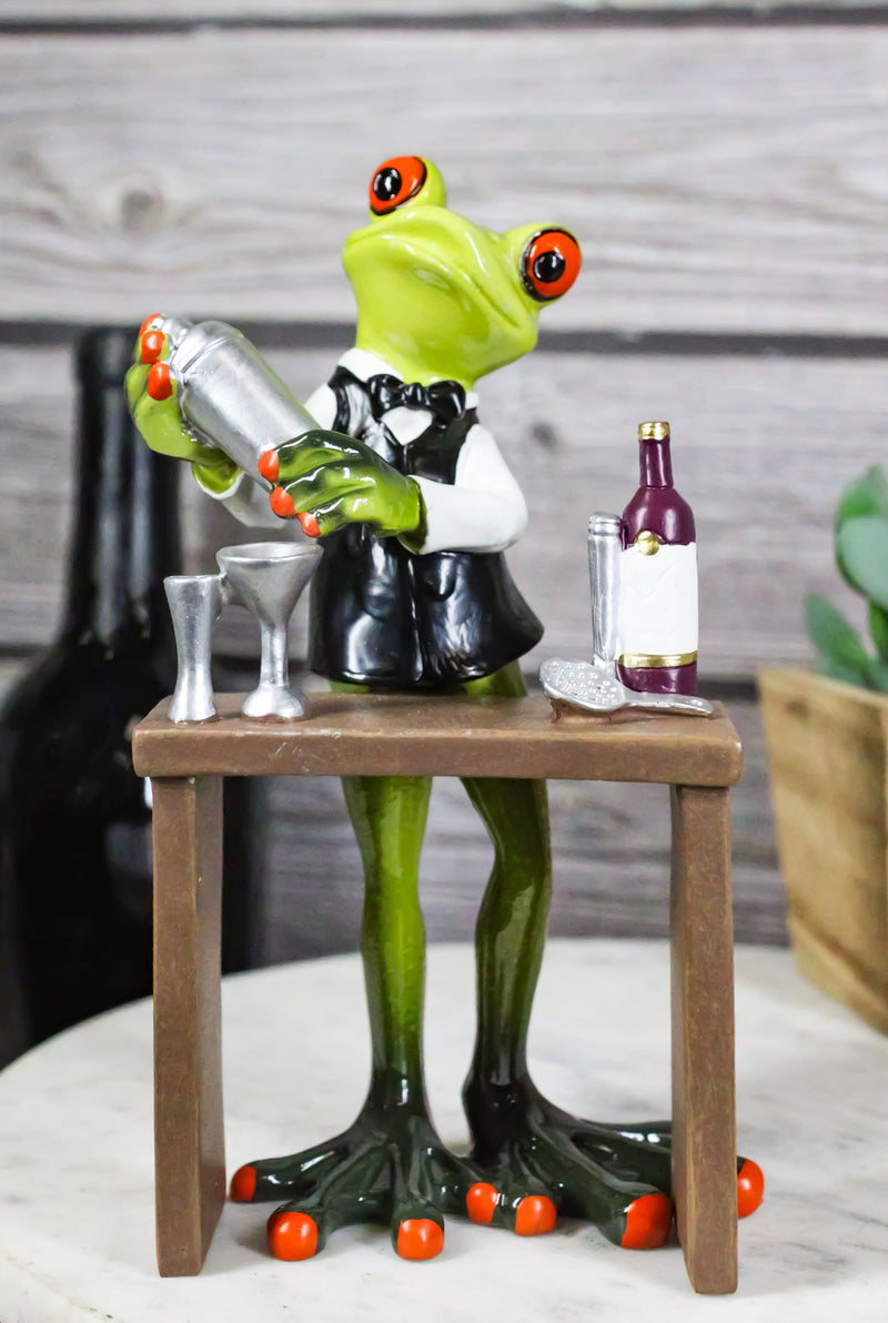 Green Toad Frog Classy Bartender Mixing Cocktail Drinks By The Table Figurine