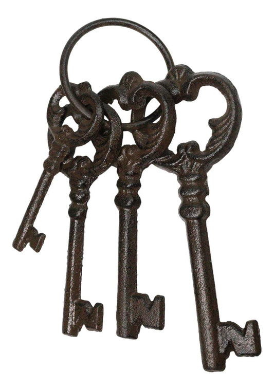 Vintage Antique Design Cast Iron Jailor Keys Set of 4 in Different Sizes On Ring