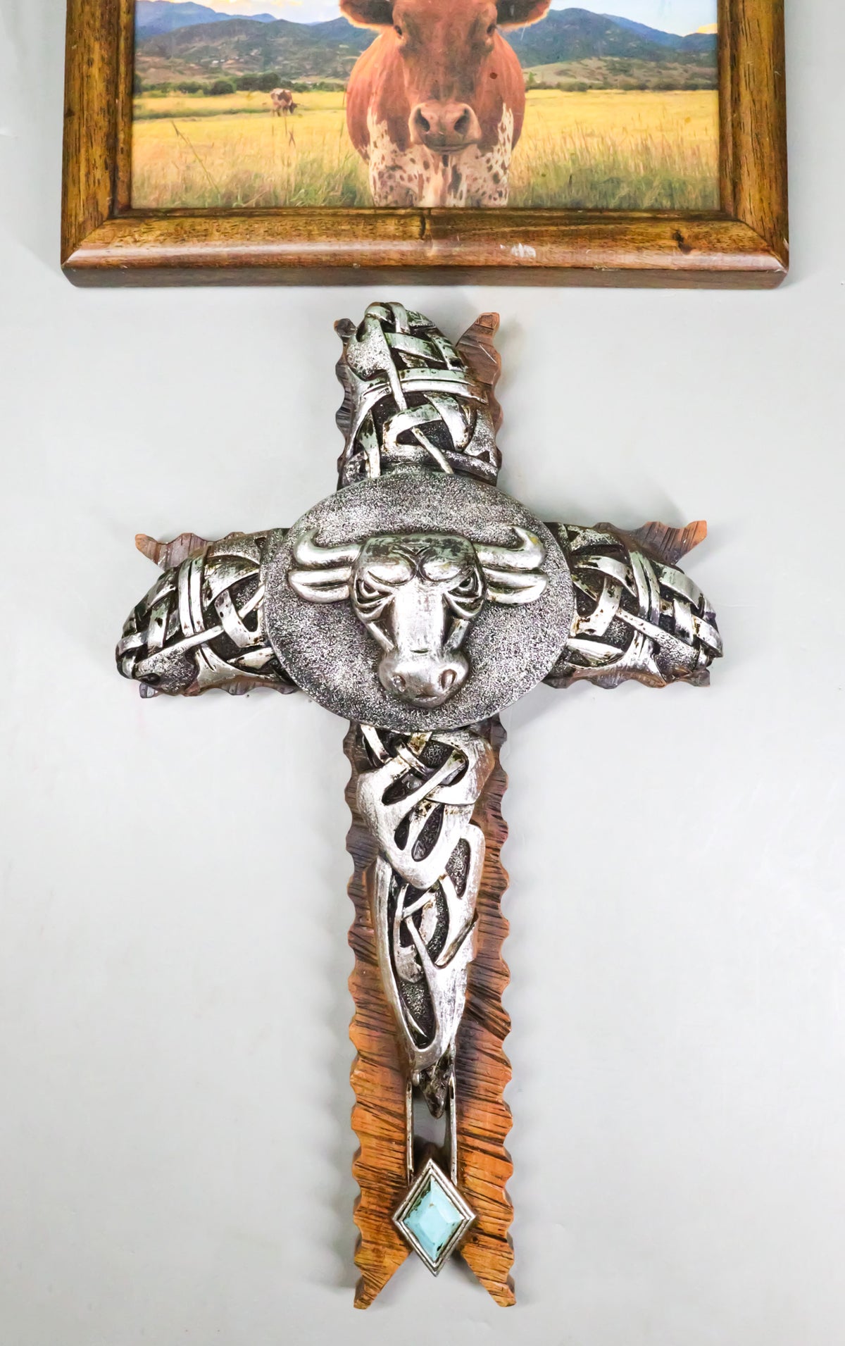 Rustic Western Cowboy Silver Concho Bull Cow With Tooled Knotwork Wall Cross