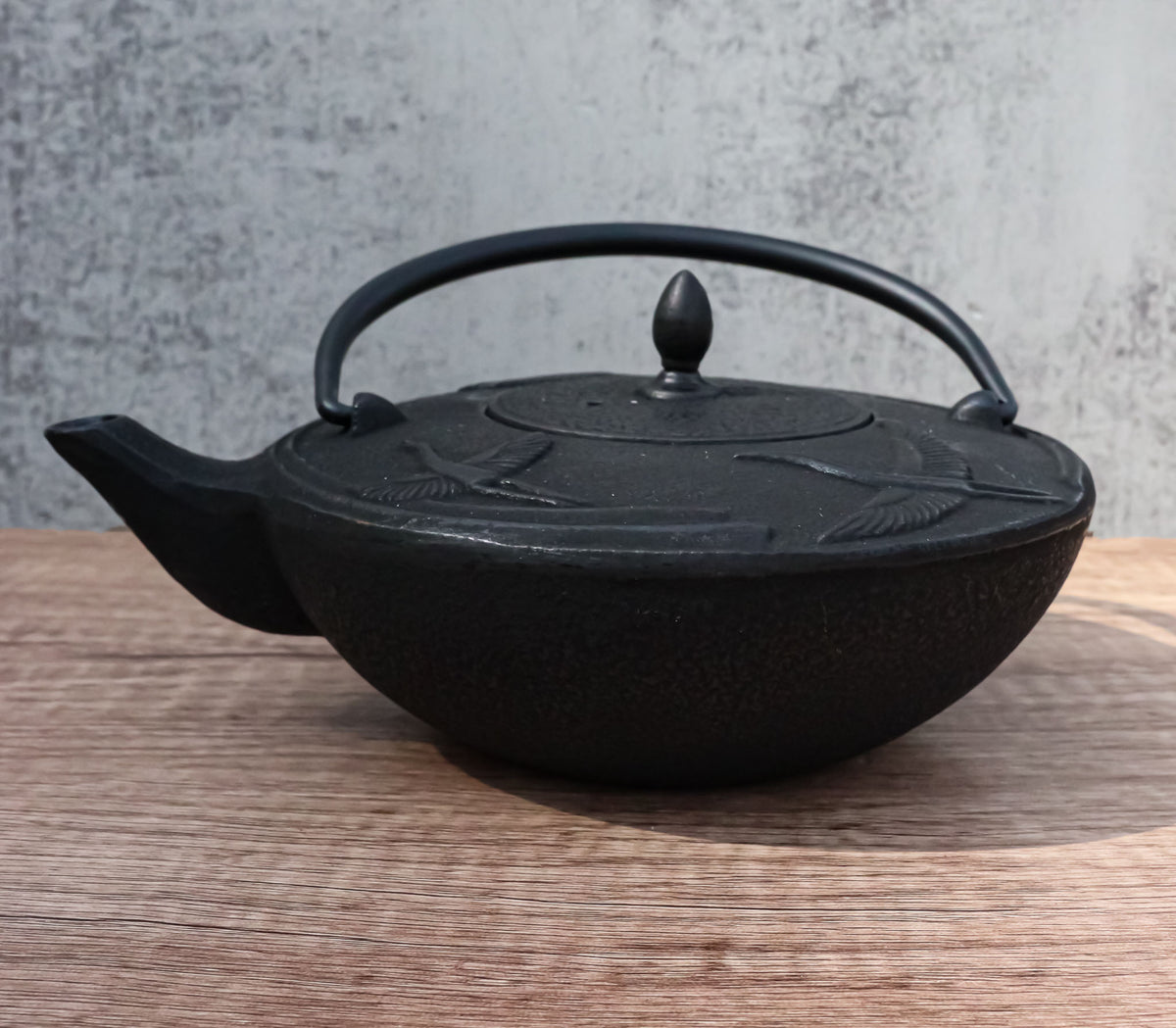 Japanese Black Cast Iron Trinity Asian Crane Tea Pot Tetsubin 24 fl oz Capacity