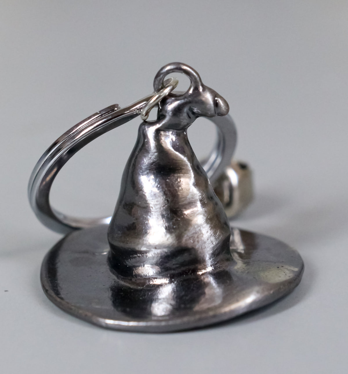 Set Of 2 Metal Wicca Occult Magic Witch Hat With Bell Keychains Key Rings