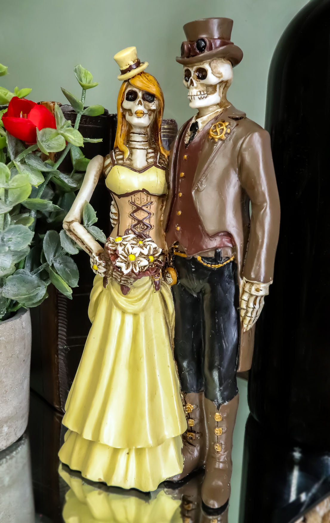 Day Of The Dead Steampunk Socialite Bride And Groom Skeleton Couple Statue 8"H