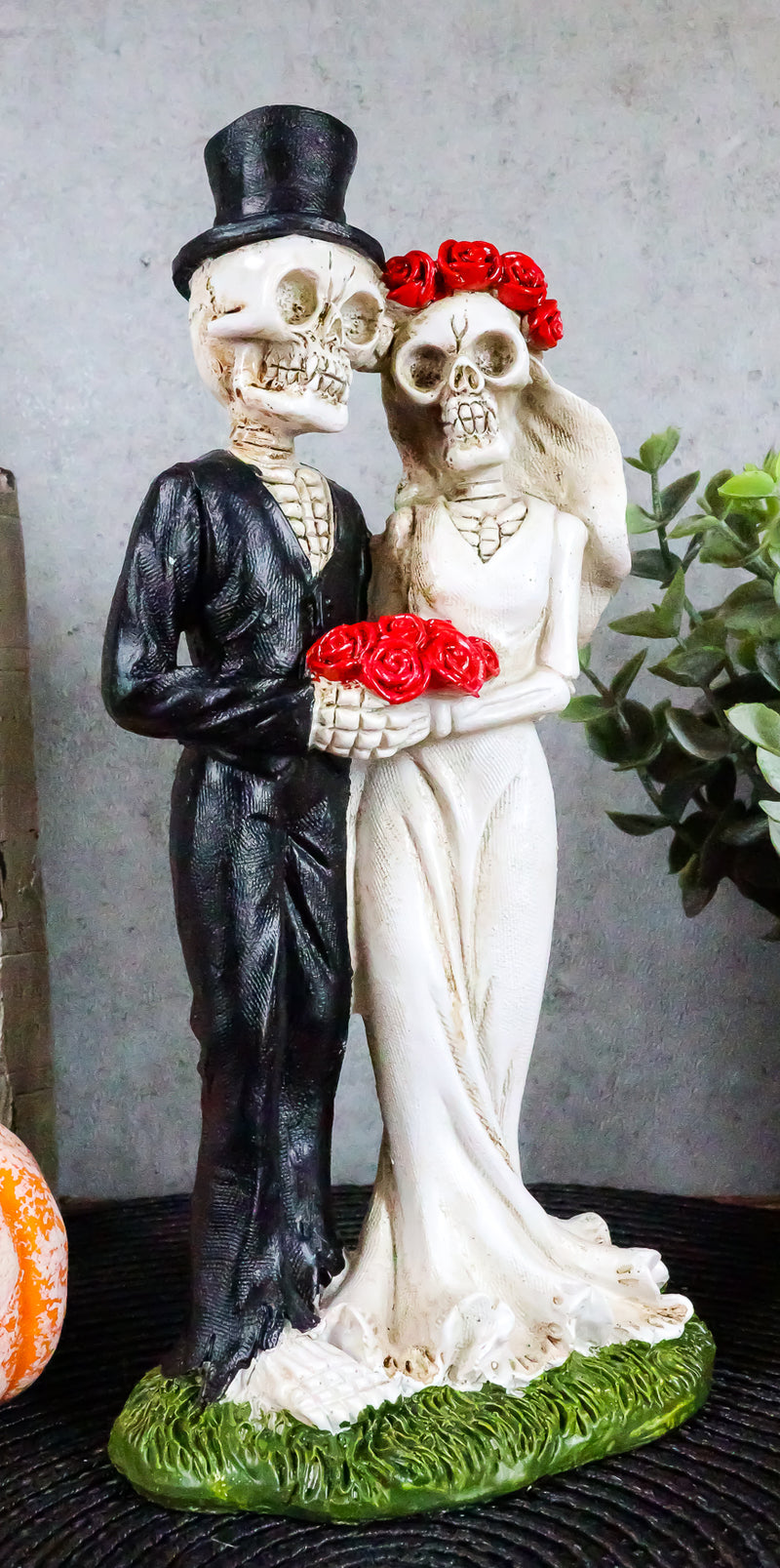 Ebros Day of The Dead Skeleton Bride and Groom With Rose Flower Bouquet Figurine