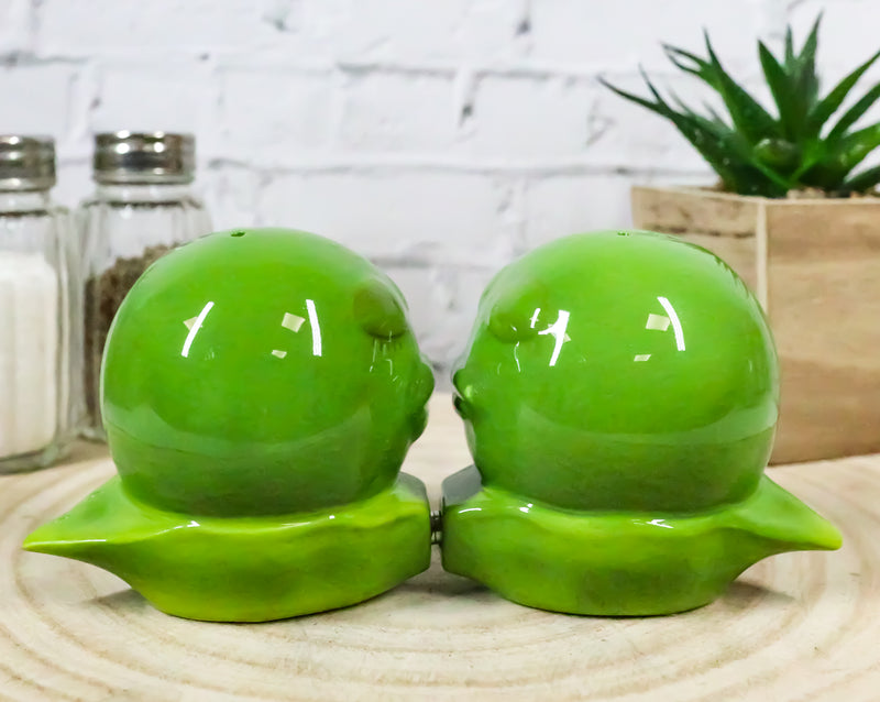 For The Love Of Vegetables 2 Green Peas In A Pod Kissing Salt Pepper Shakers Set