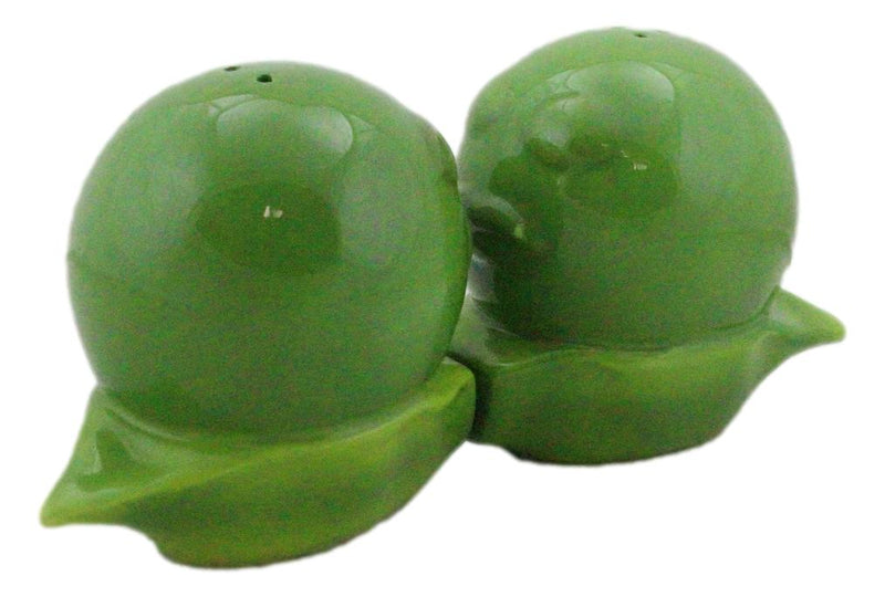 For The Love Of Vegetables 2 Green Peas In A Pod Kissing Salt Pepper Shakers Set