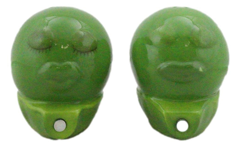 For The Love Of Vegetables 2 Green Peas In A Pod Kissing Salt Pepper Shakers Set