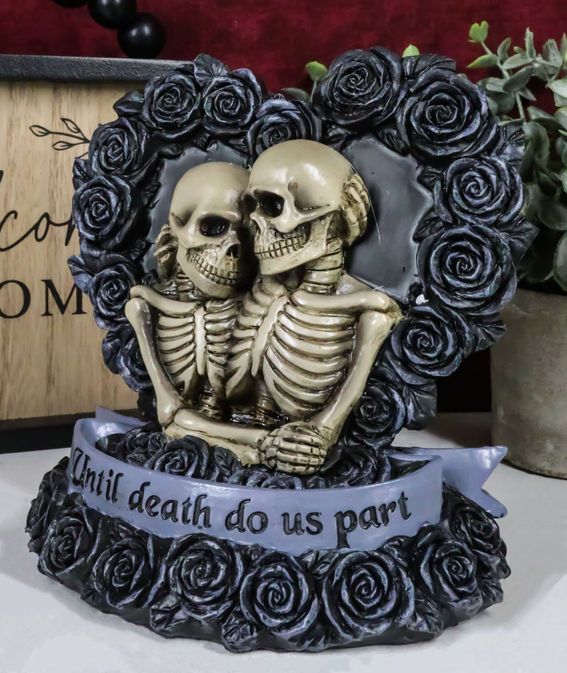 Love Never Dies Black Wedding Roses Heart Wreath Skeleton Couple Figurine Decor