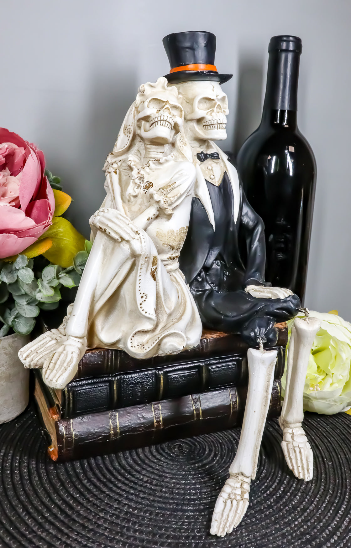 Ebros Day of The Dead Love Never Dies Barefoot Skeleton Couple Wedding Bride and Groom Shelf Sitters Figurine Dias De Los Muertos Romantic Getaway Lovers Skeletons Halloween Sculpture 8" Tall