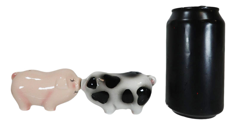 Ceramic Animal Farm Porky Pigs Lover Couple Kissing Salt Pepper Shakers Set