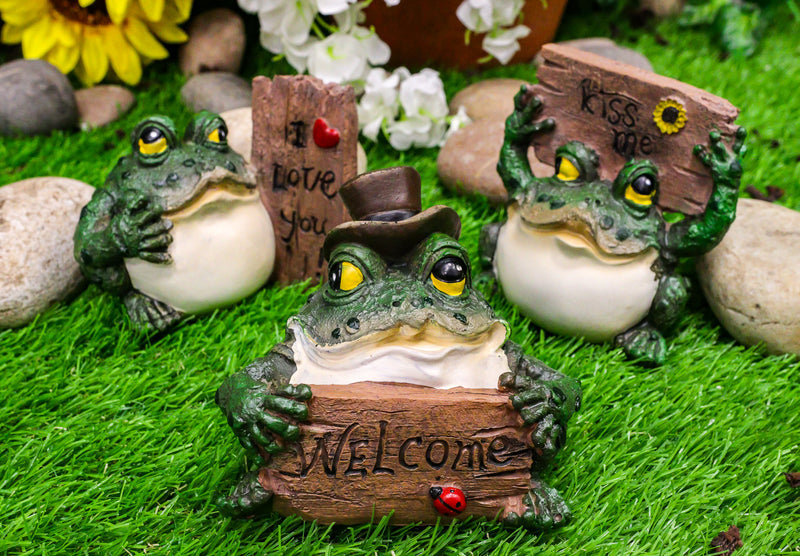 Set of 3 Green Toads Frogs Holding Welcome Kiss Me I Love U Signs
