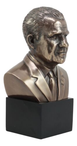 United States President Richard Nixon Bust Figurine 9"H Political Memorabilia