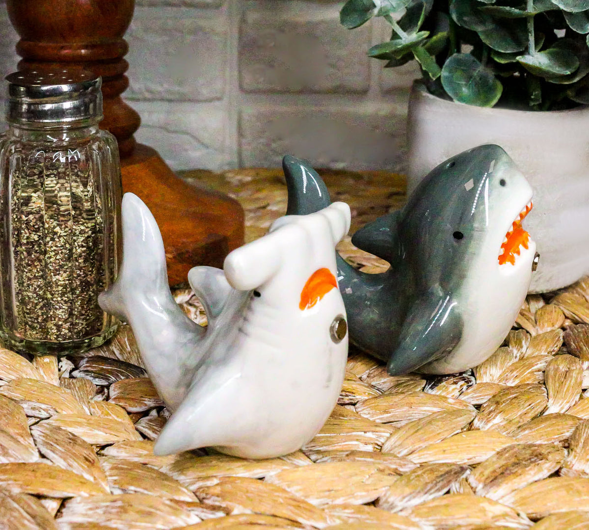 Ebros Ceramic Ocean Marine Great White And Hammerhead Sharks Salt Pepper Shakers Set