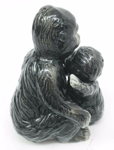 Jungle Gorilla Mother And Infant Ape Embracing Ceramic Salt Pepper Shaker Set