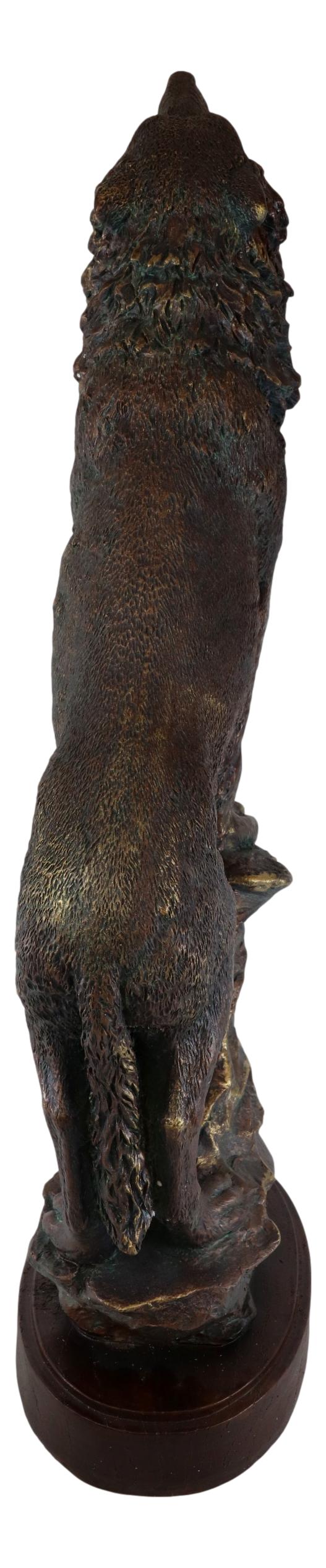 Large Wildlife Cries Of The Night Howling Gray Wolf Standing On Rocks Figurine